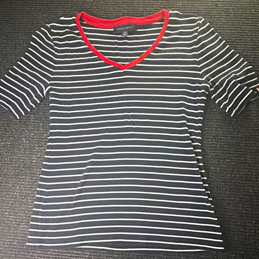 Tommy Hilfiger M V-Neck Short Sleeve Y2K Vintage Tee